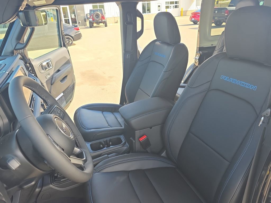 New 2025 Jeep Wrangler Unlimited Rubicon 4xe w/ Technology Group AWD/4WD image 14