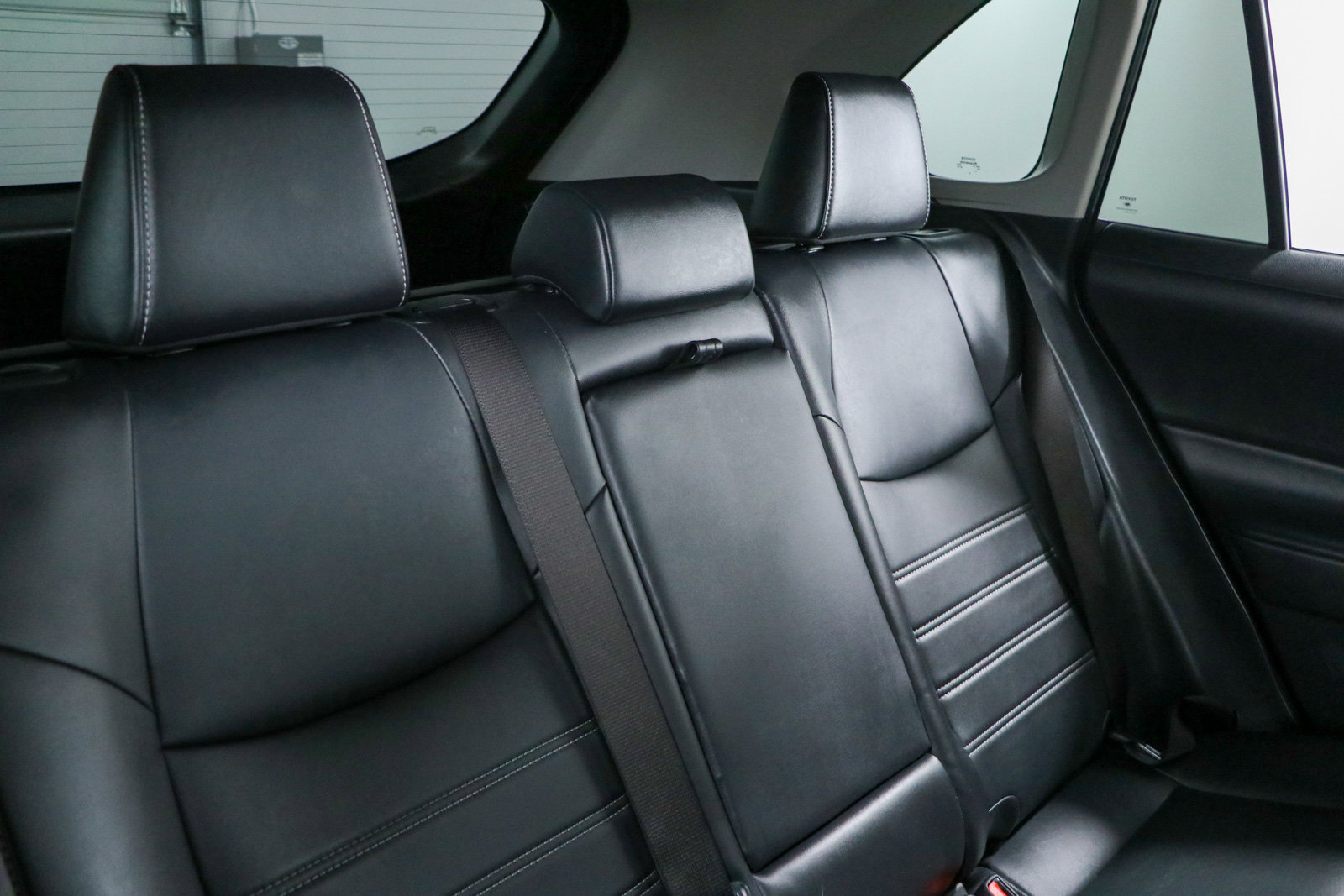 Used 2024 Toyota RAV4 XLE Premium FWD image 28