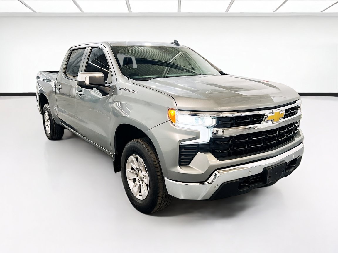 Used 2024 Chevrolet Silverado 1500 LT w/ Safety Package AWD/4WD image 3