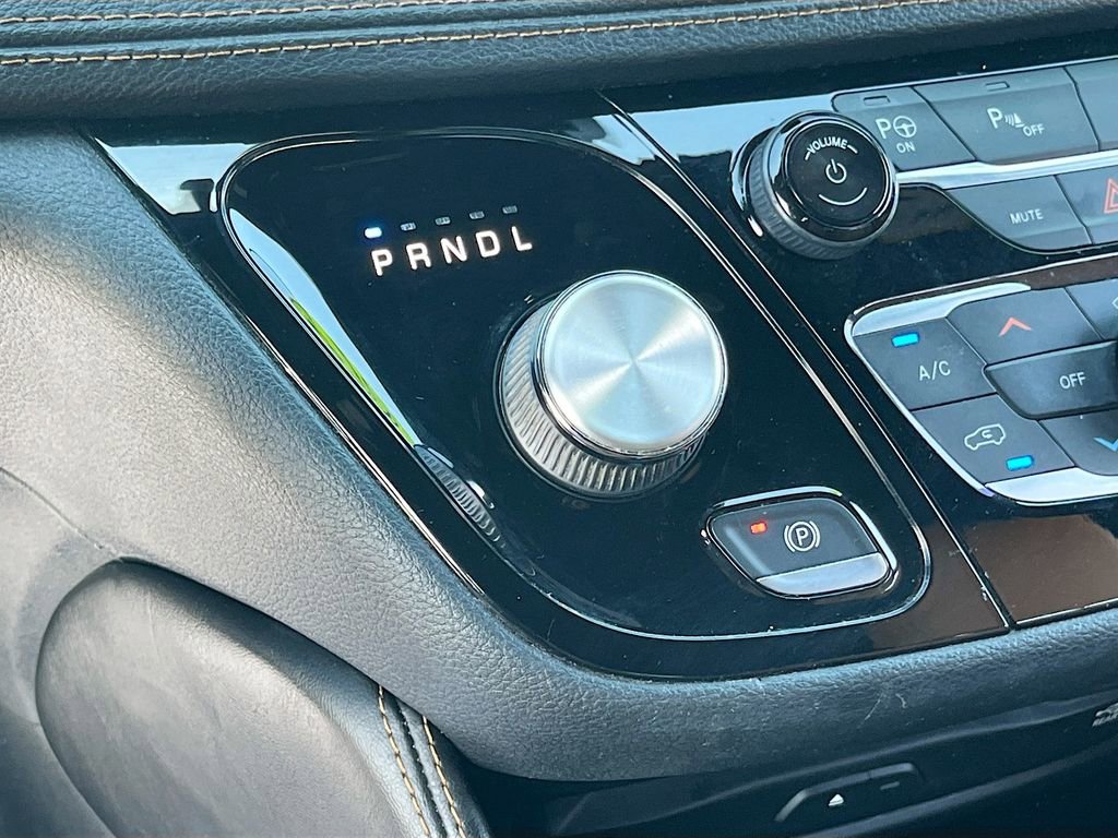 Used 2021 Chrysler Pacifica Pinnacle FWD image 17