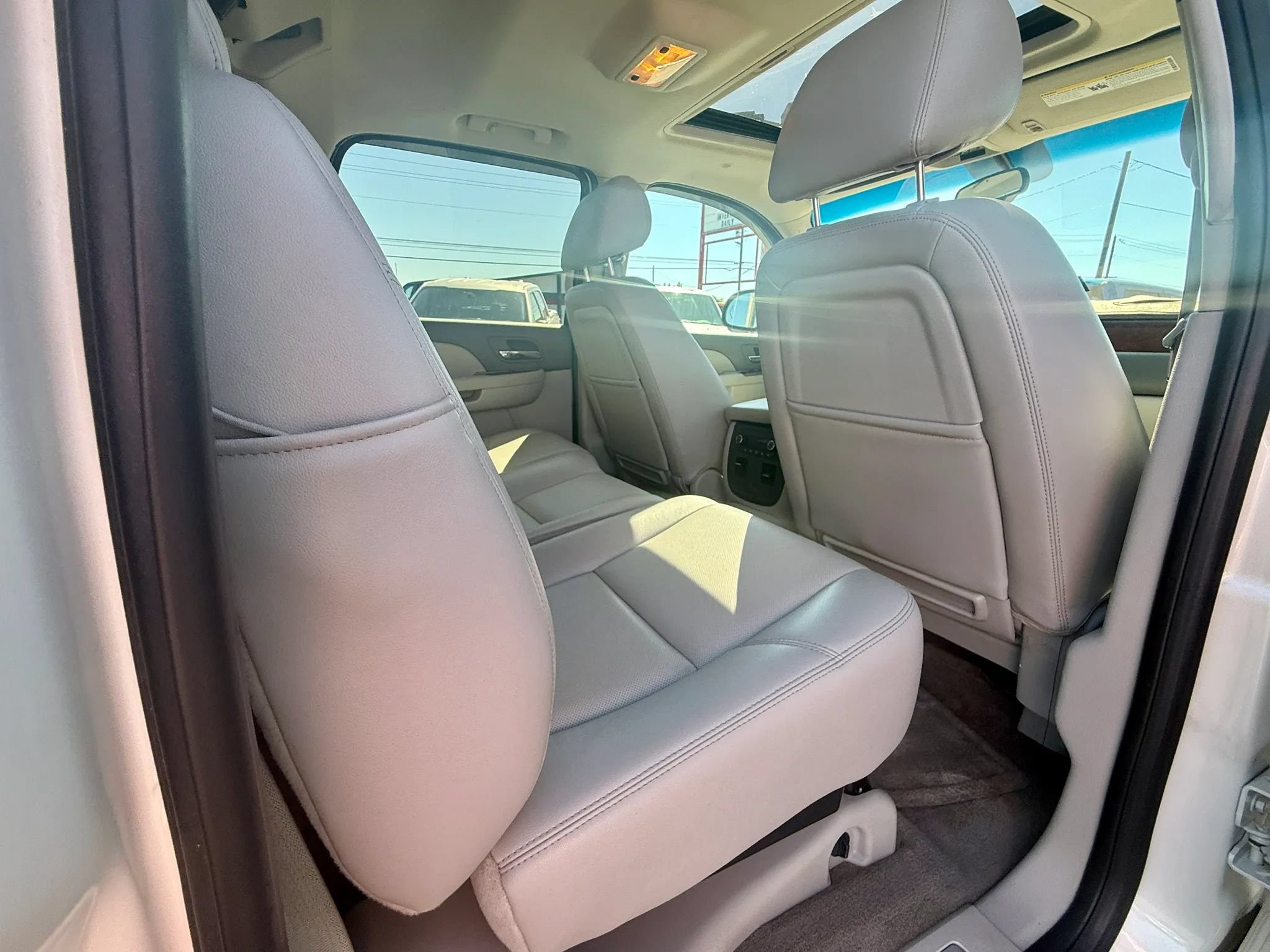 Used 2013 Chevrolet Avalanche LTZ AWD/4WD image 12