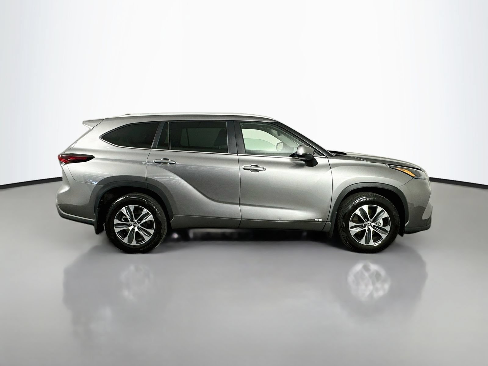 Certified 2026 Toyota Highlander XLE AWD/4WD image 8