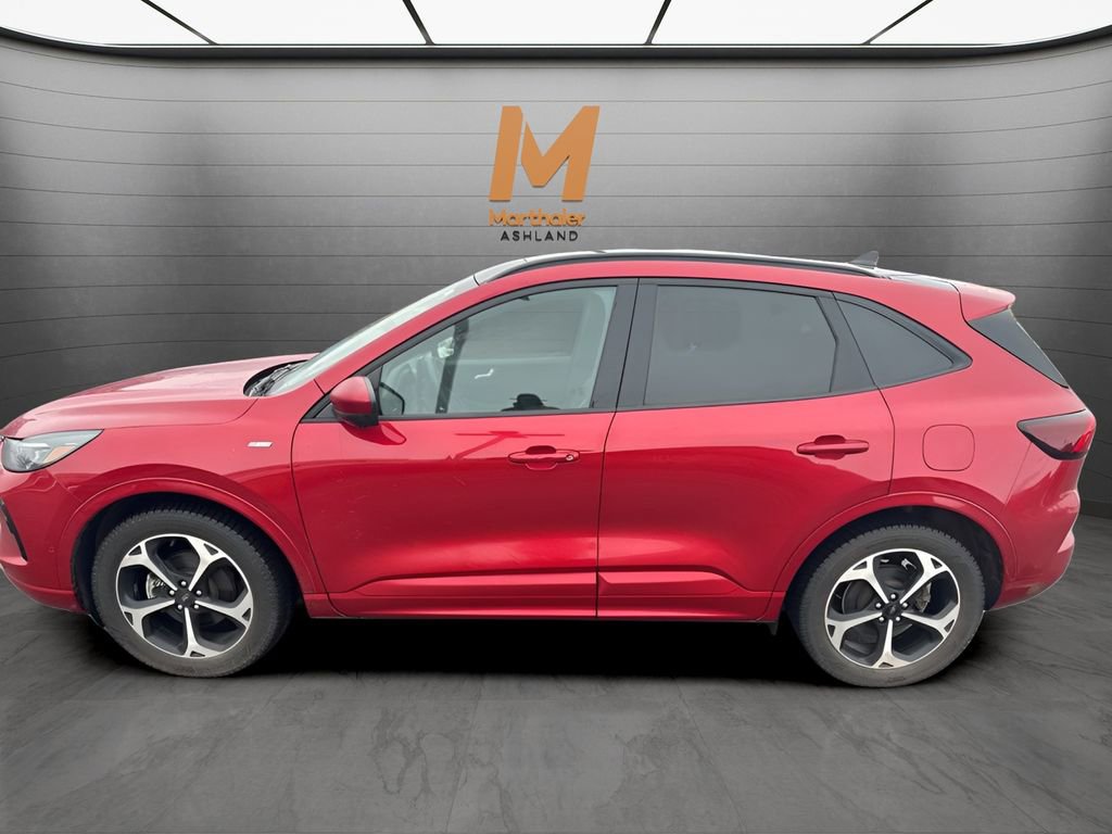 Used 2023 Ford Escape ST-Line Elite w/ Premium Technology Package image 2