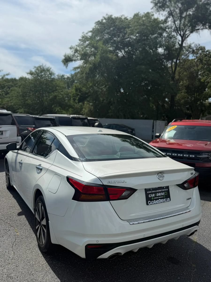 Used 2020 Nissan Altima 2.5 SV AWD/4WD image 3