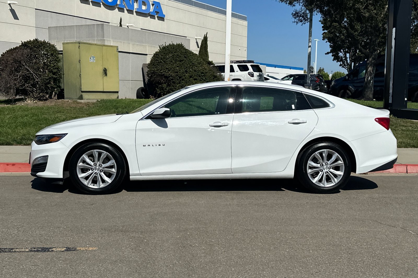 Used 2023 Chevrolet Malibu LT FWD image 7