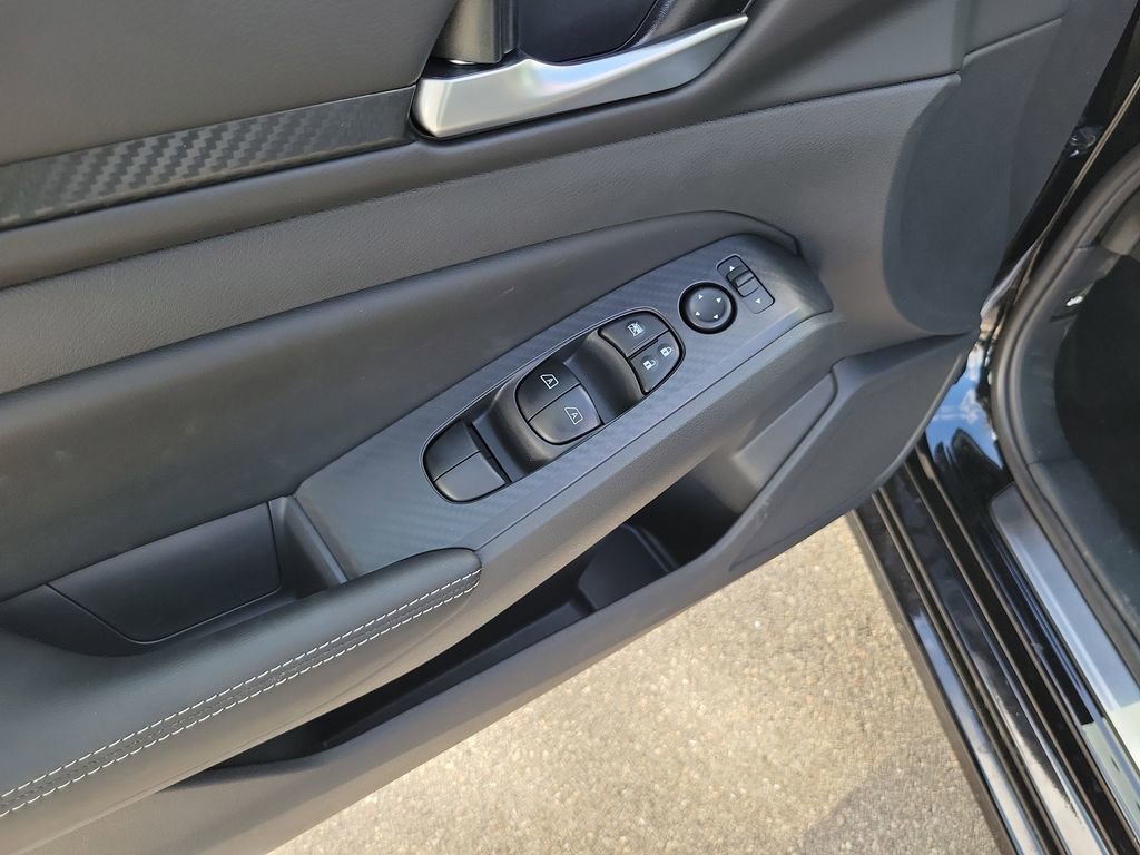 Used 2025 Nissan Altima 2.5 SV w/ SV Special Edition Package image 16