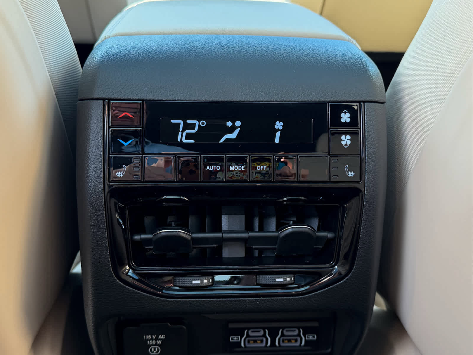 New 2025 Jeep Grand Cherokee L Limited w/ Luxury Tech Group II image 11