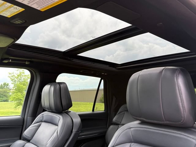 Used 2026 Lincoln Navigator Reserve w/ Jet Appearance Package AWD/4WD image 15