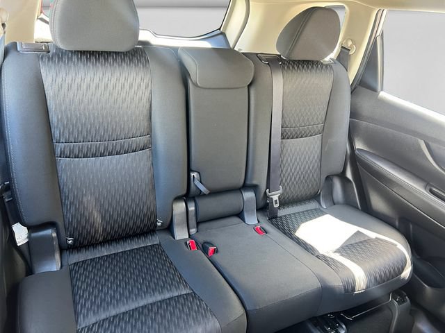 Used 2018 Nissan Rogue S AWD/4WD image 17