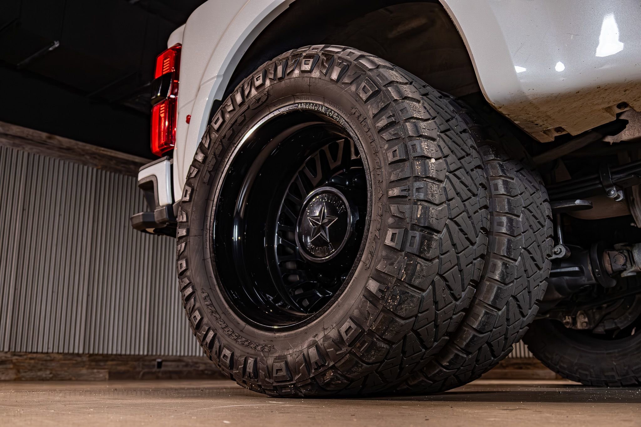 Used 2023 Ford F450 Platinum w/ FX4 Off-Road Package image 11