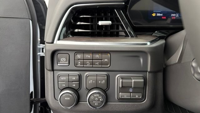 New 2026 Chevrolet Suburban Premier AWD/4WD image 40