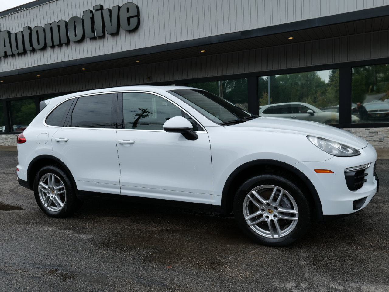 Used 2016 Porsche Cayenne image 3