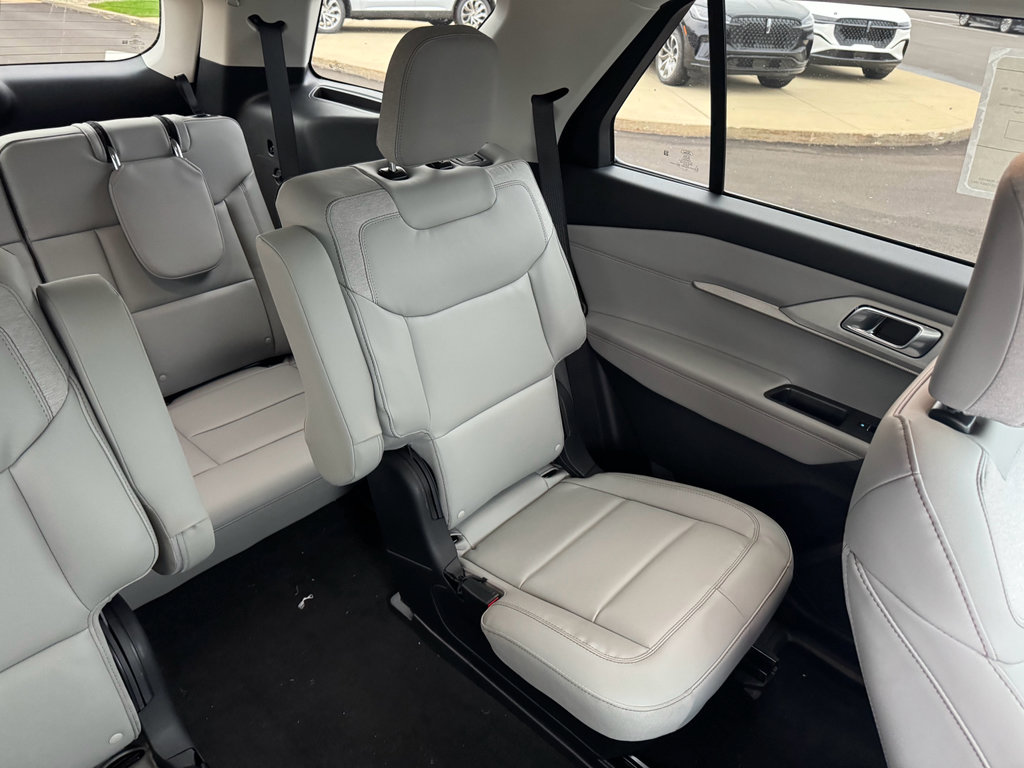 New 2026 Ford Explorer Active image 17