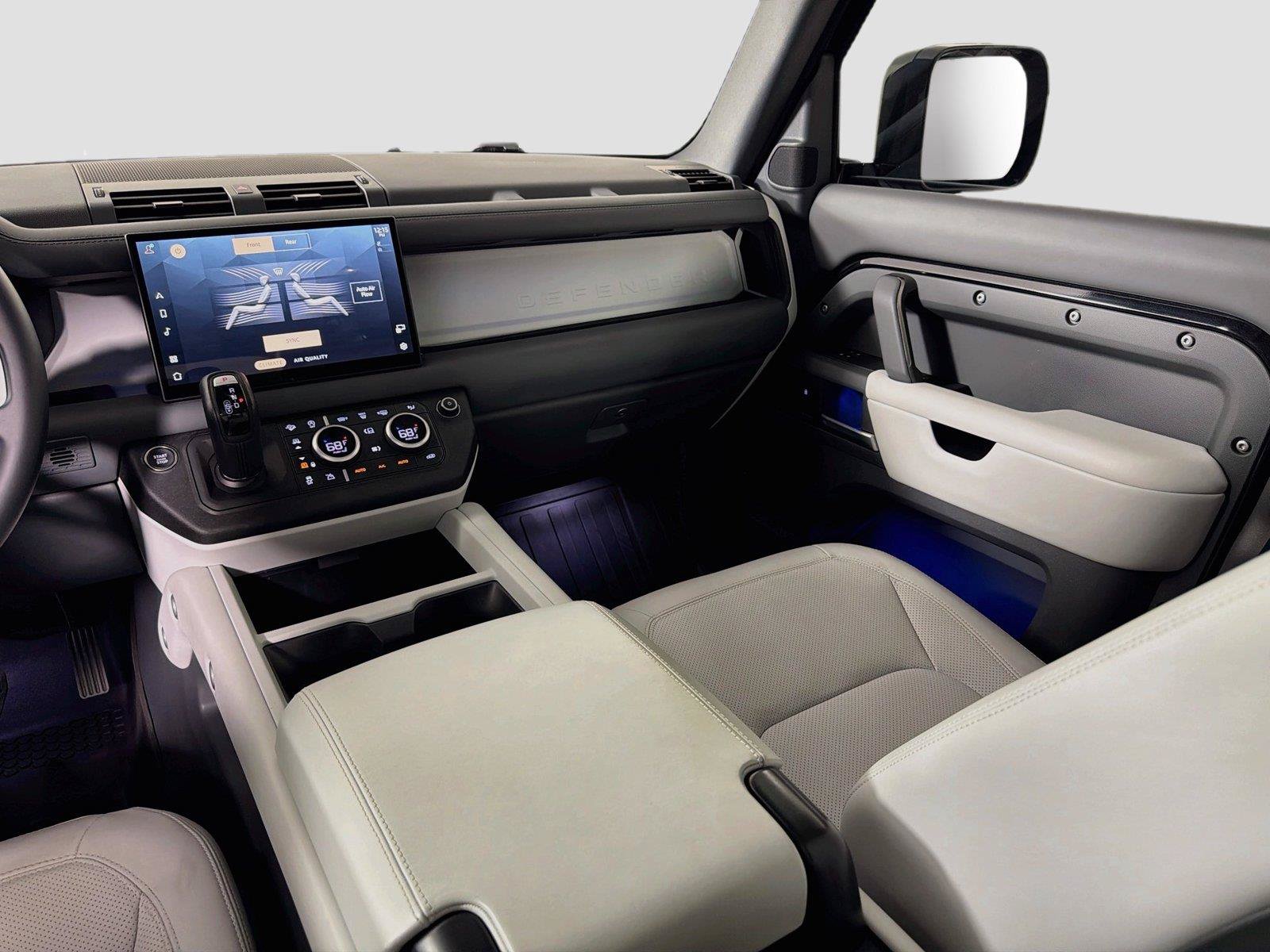 Certified 2025 Land Rover Defender 110 X-Dynamic SE AWD/4WD image 24