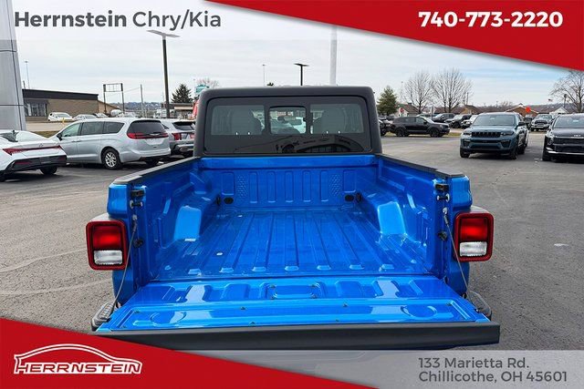 Used 2024 Jeep Gladiator Sport AWD/4WD image 13
