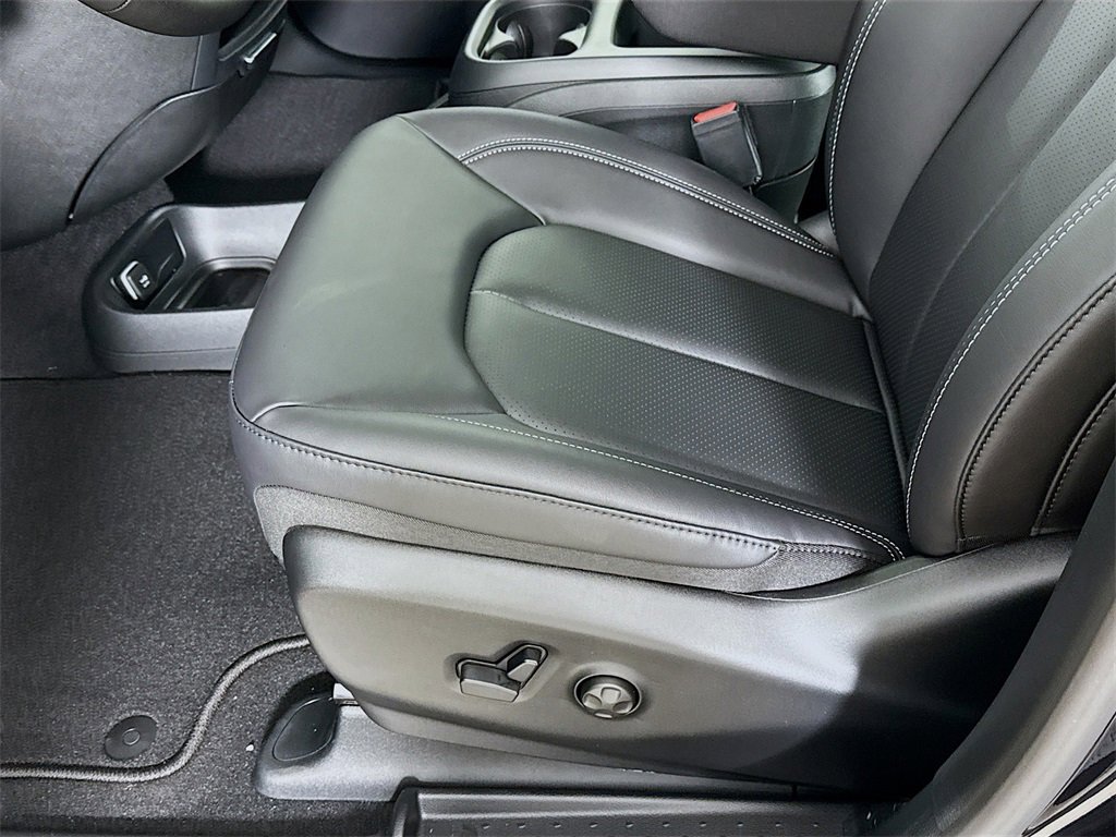 New 2026 Chrysler Pacifica Select image 21