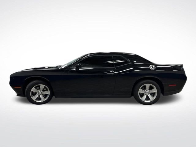 Used 2021 Dodge Challenger SXT image 10