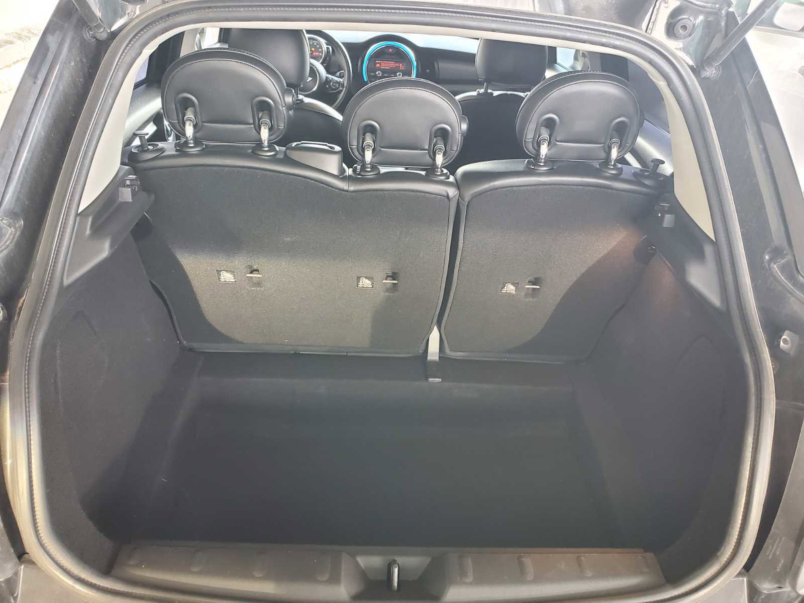 Used 2016 MINI Cooper 4-Door Hardtop image 13