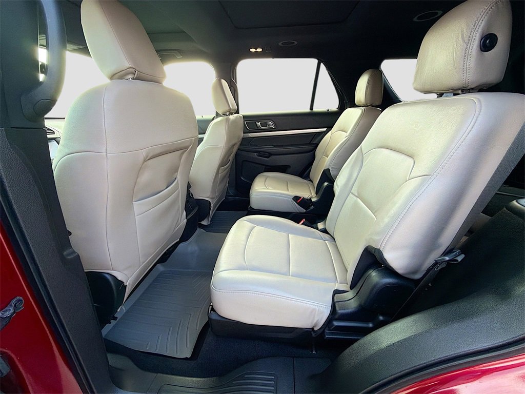 Used 2019 Ford Explorer XLT w/ Equipment Group 202A image 25
