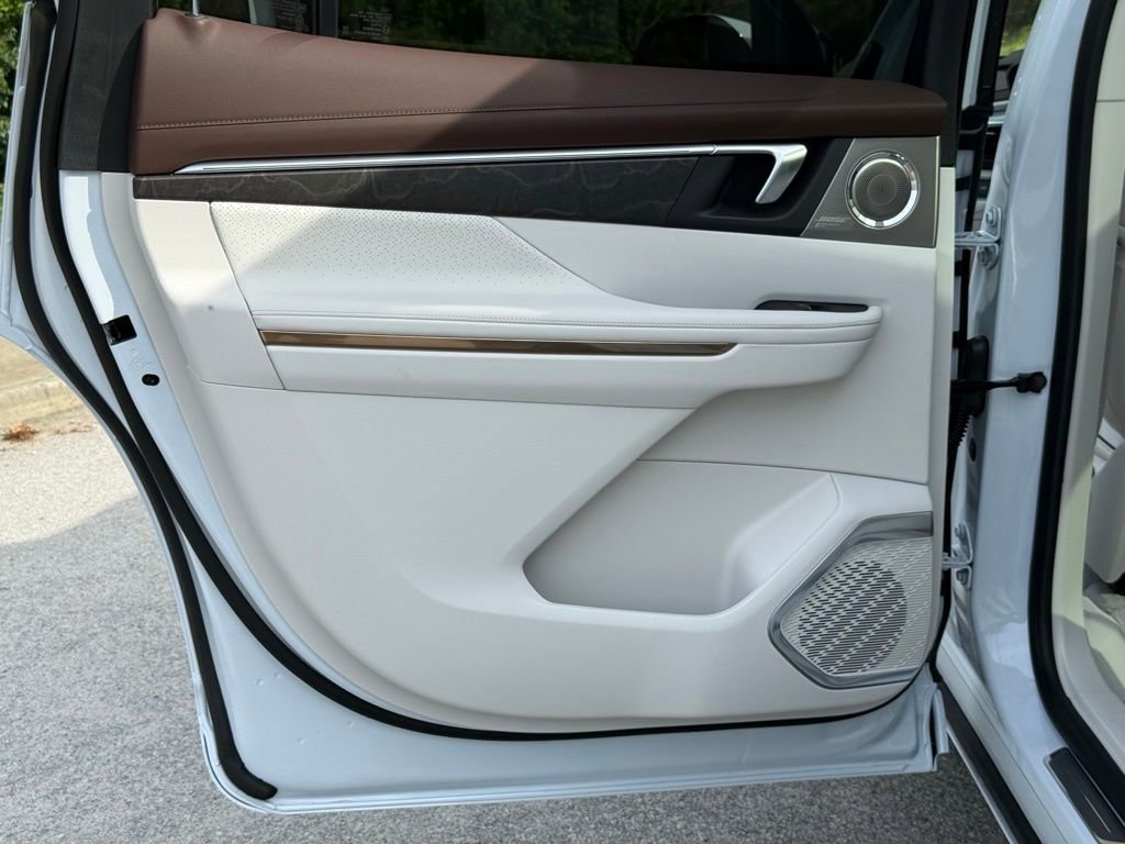 New 2026 Buick Enclave Avenir w/ Super Cruise Package FWD image 20