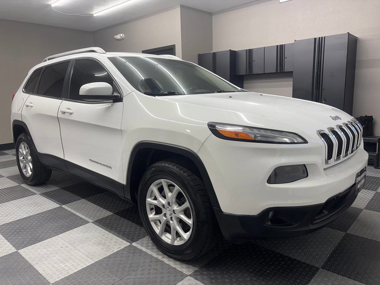 Used 2014 Jeep Cherokee Latitude AWD/4WD image 4