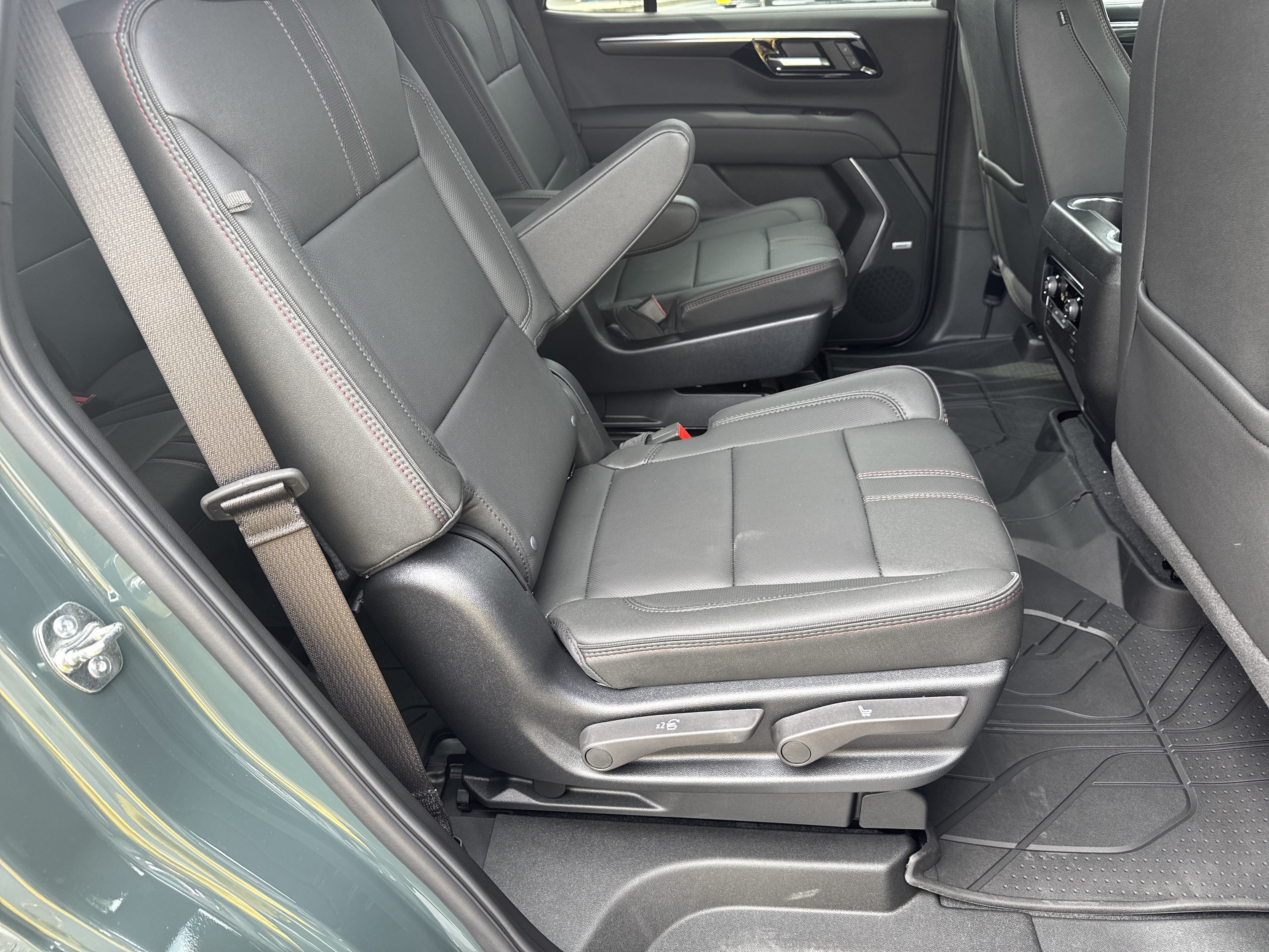 New 2026 Chevrolet Tahoe RST w/ Comfort Package AWD/4WD image 15