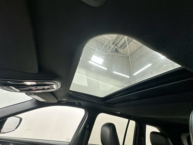 Certified 2025 Jeep Grand Cherokee Altitude AWD/4WD image 17