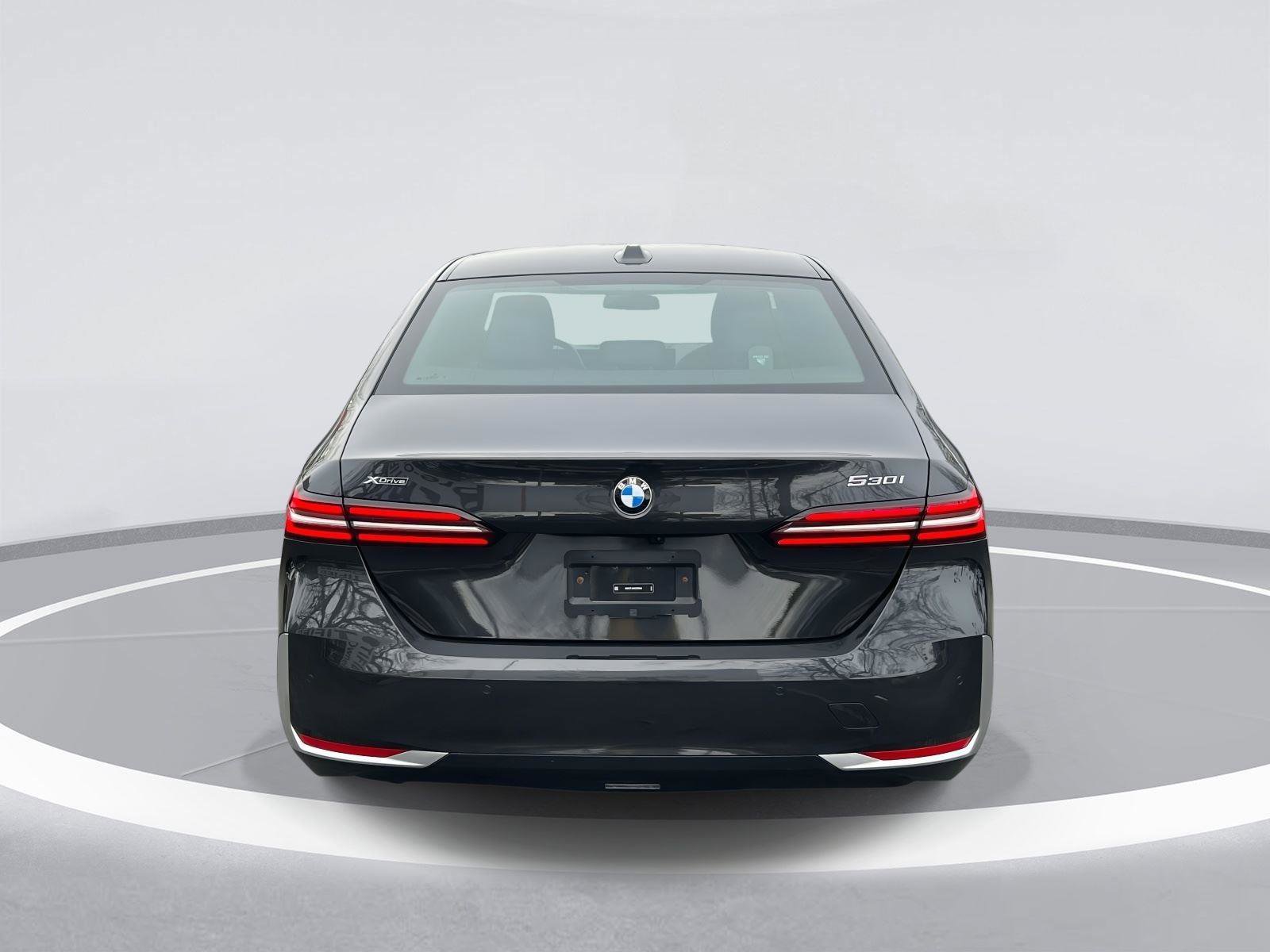 Used 2024 BMW 530i xDrive w/ Premium Package image 7