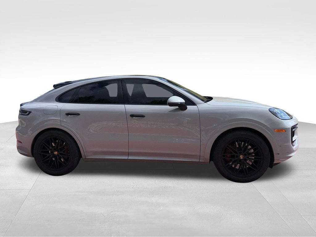 Used 2026 Porsche Cayenne GTS AWD/4WD image 10