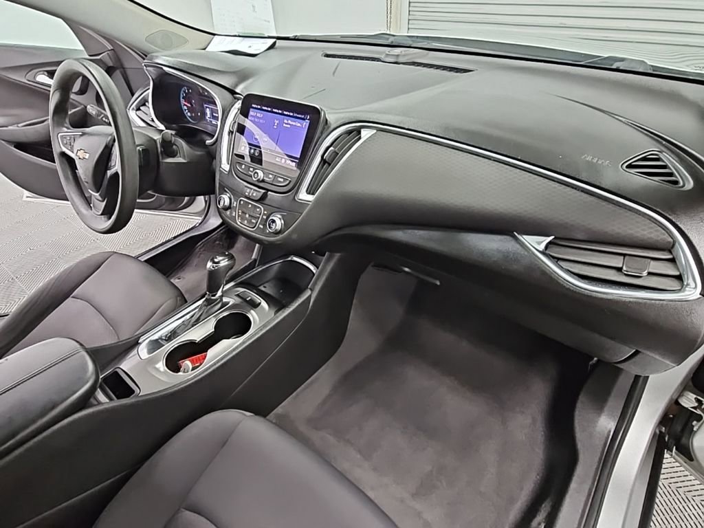 Used 2020 Chevrolet Malibu LT FWD image 35