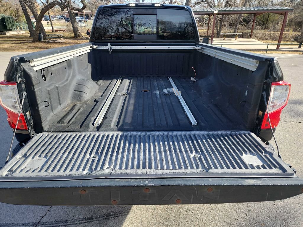 Used 2016 Nissan Titan SL AWD/4WD image 10