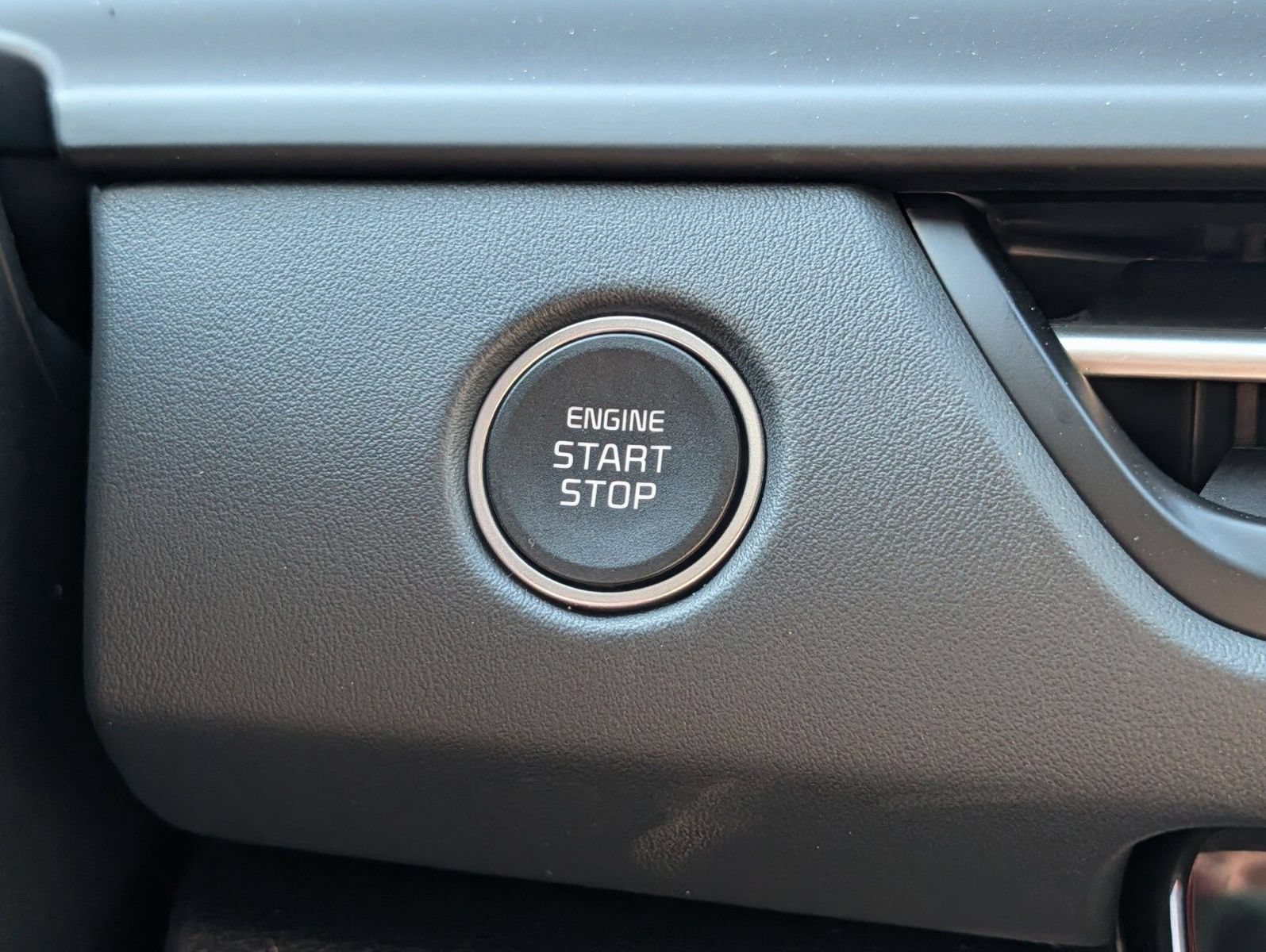 Used 2026 Kia Seltos EX FWD image 10