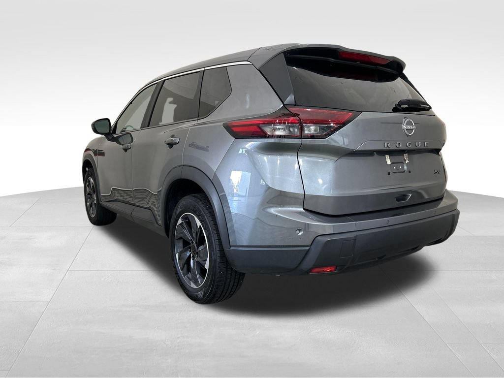 Used 2024 Nissan Rogue SV FWD image 3