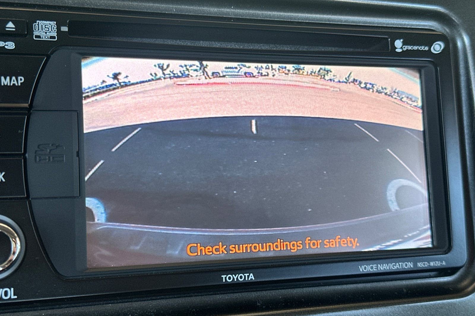 Used 2014 Toyota Sienna SE FWD image 22