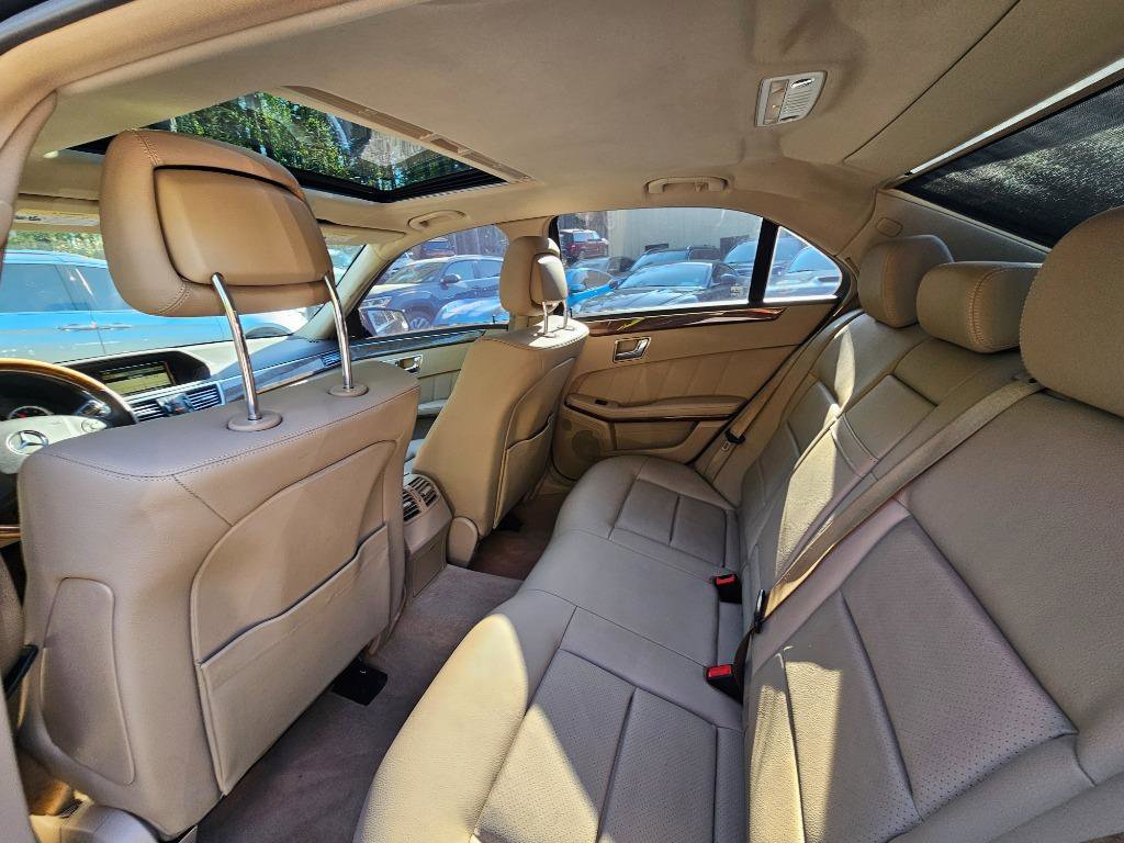 Used 2011 Mercedes-Benz E 350 4MATIC Sedan image 20