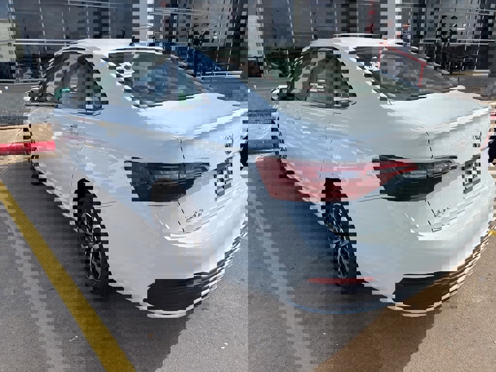 Used 2024 Volkswagen Jetta S image 4