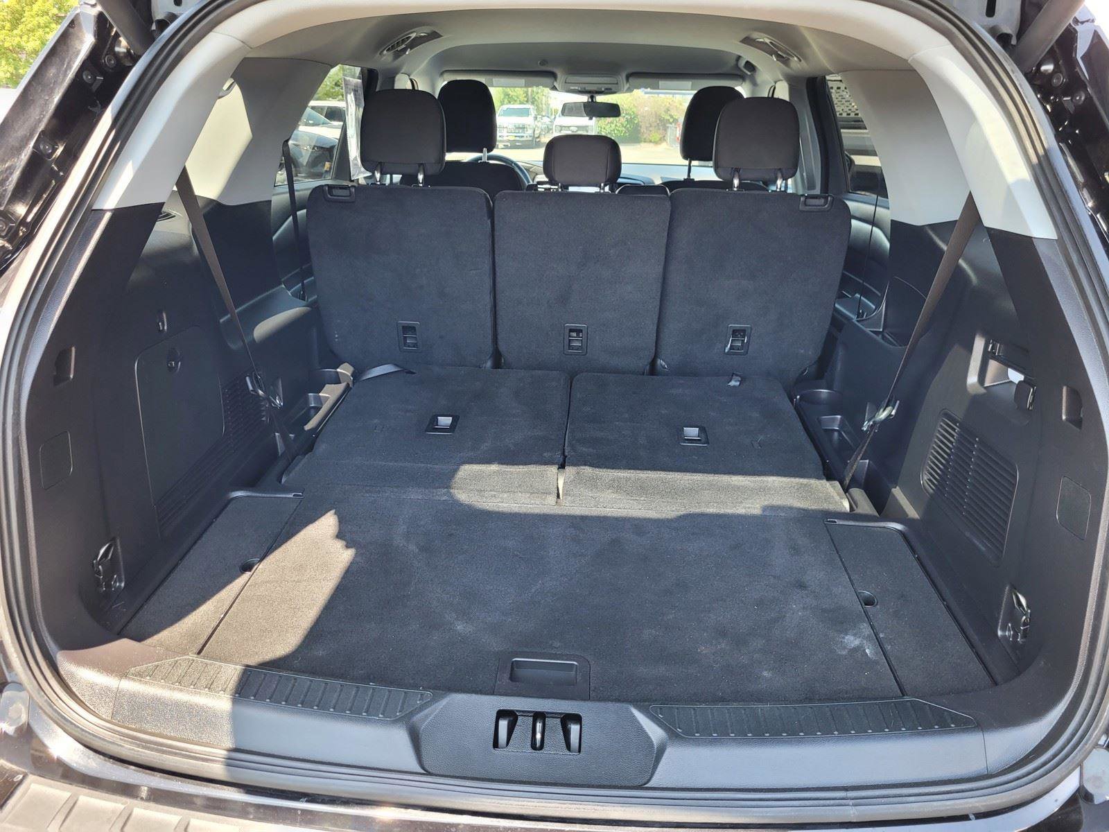 Used 2022 Ford Explorer XLT RWD image 35