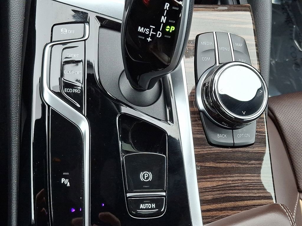 Used 2022 BMW 540i xDrive w/ Executive Package image 28