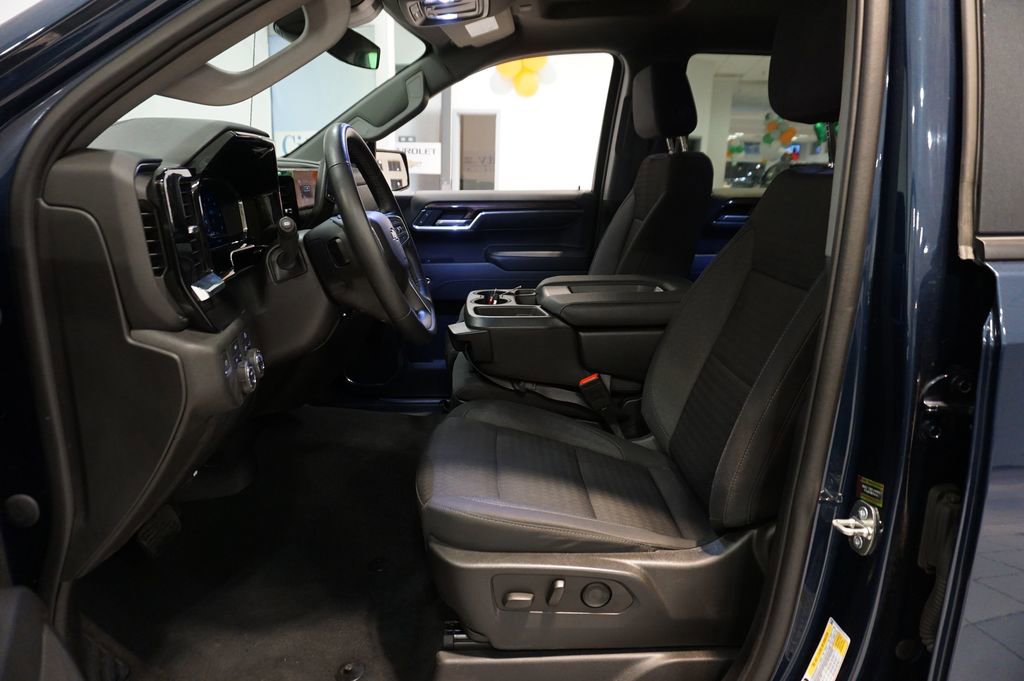 Used 2023 Chevrolet Silverado 1500 LT image 10