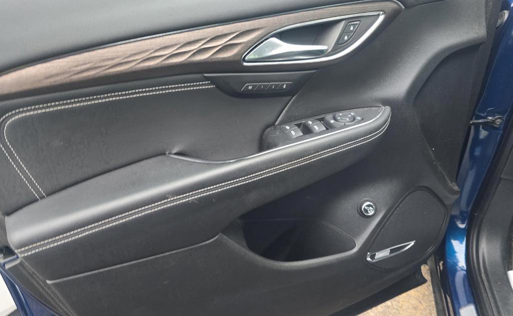 Used 2023 Buick Envision Avenir image 8