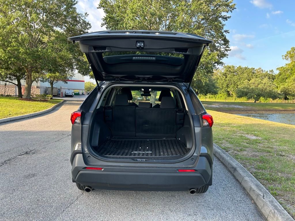 Used 2024 Toyota RAV4 LE AWD/4WD image 10