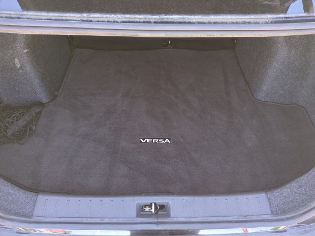 Used 2021 Nissan Versa SV FWD image 30