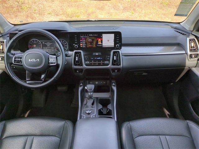 Used 2023 Kia Sorento S image 17