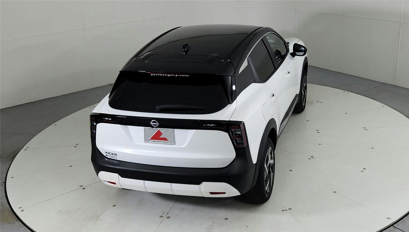 Used 2025 Nissan Kicks SV image 19