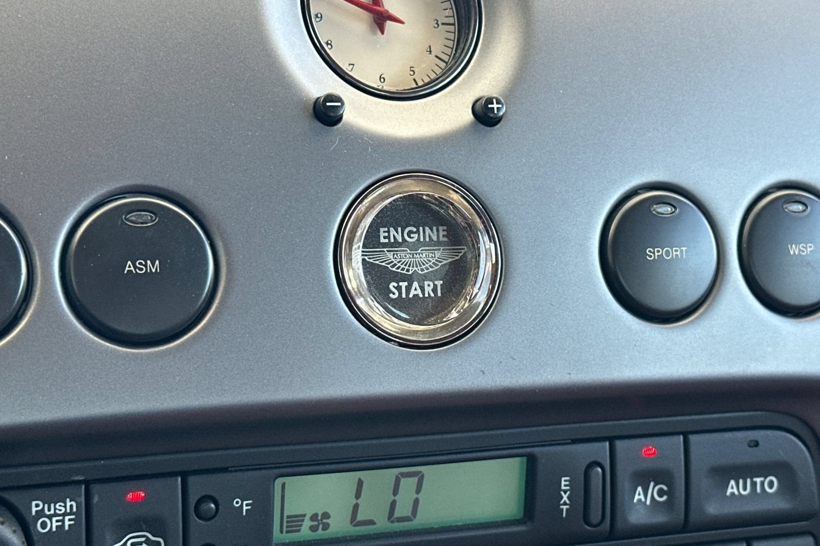Used 2004 Aston Martin Vanquish RWD image 22