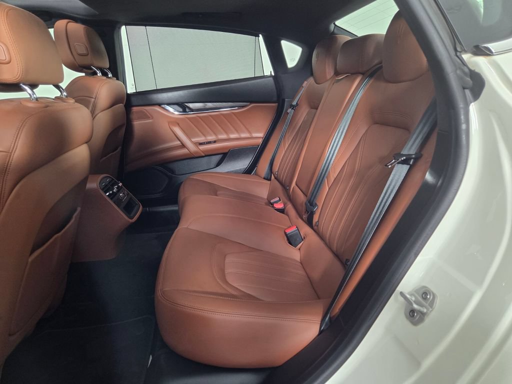 Used 2023 Maserati Quattroporte GT RWD image 24