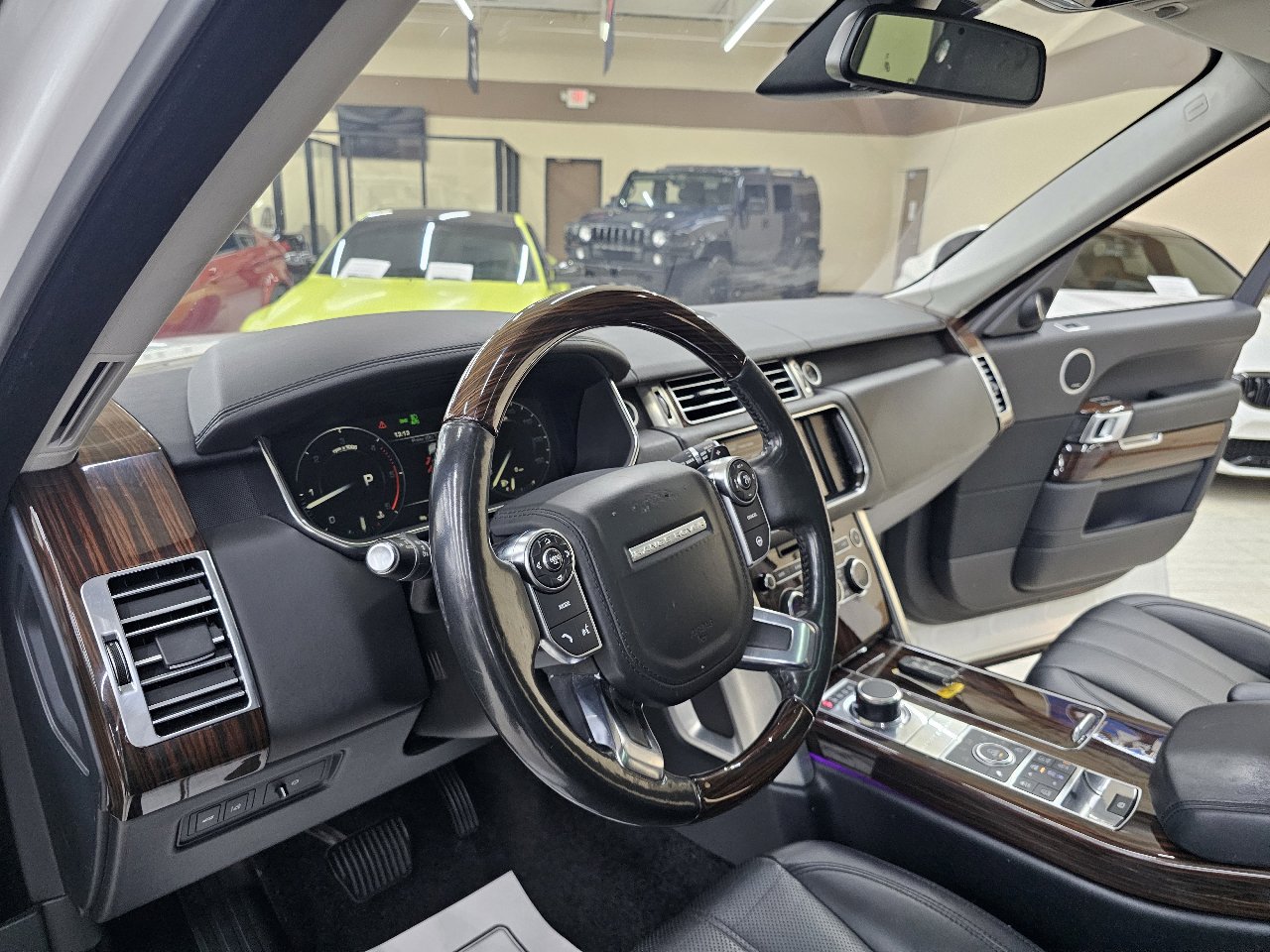 Used 2016 Land Rover Range Rover HSE image 20