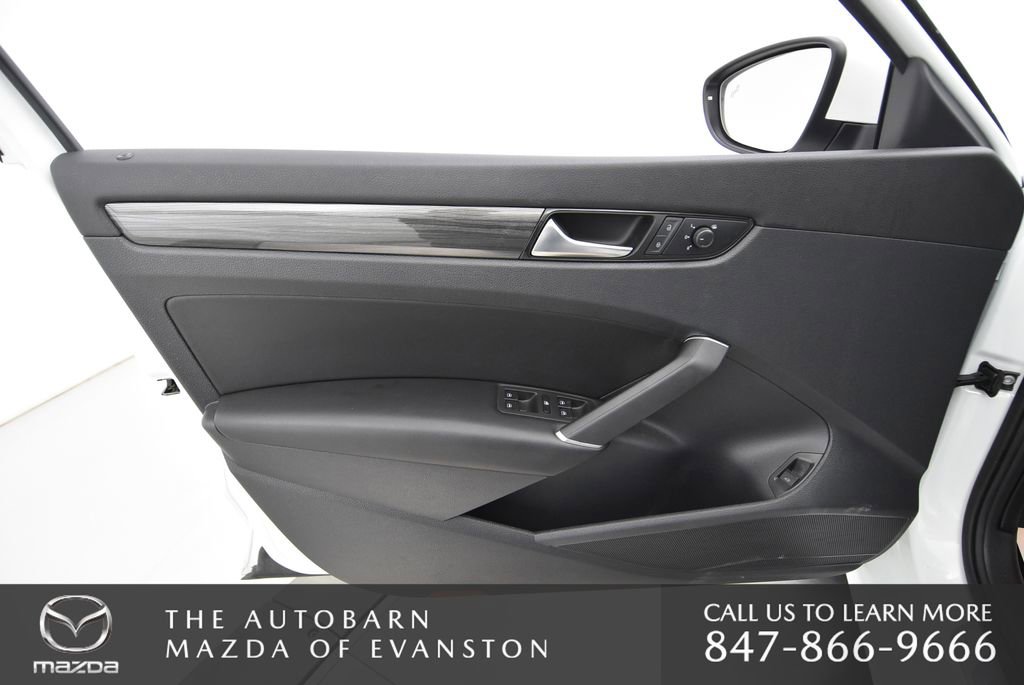 Used 2020 Volkswagen Passat 2.0T R-Line image 30