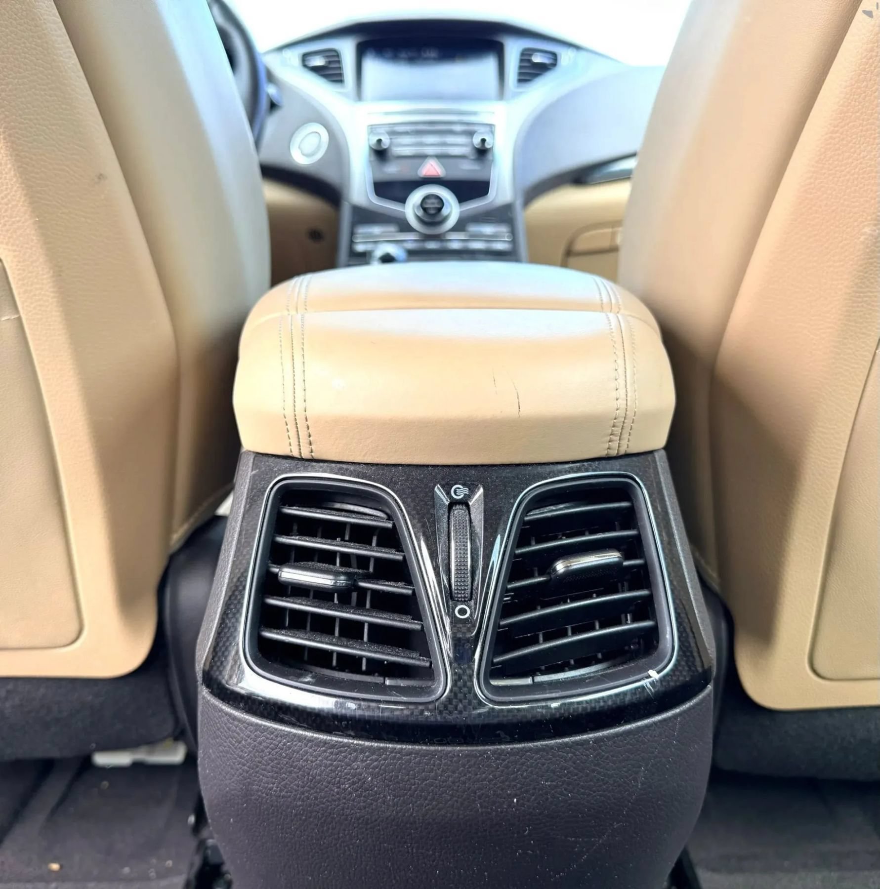 Used 2017 Hyundai Azera FWD image 13
