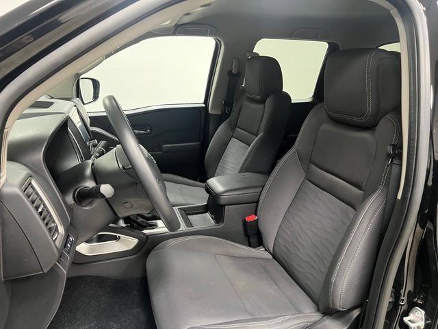 Used 2024 Nissan Frontier SV w/ Technology Package AWD/4WD image 21